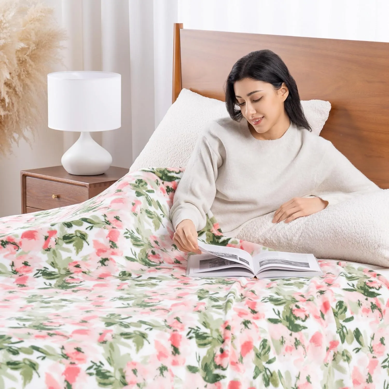 Luxury Printed Fleece Warm Blanket, Soft Lightweight Velvety Plush Throw for Couch and Bed, Cozy Comfy for All Seasons(Ivory Pink Flowers, 10890 Inches)
